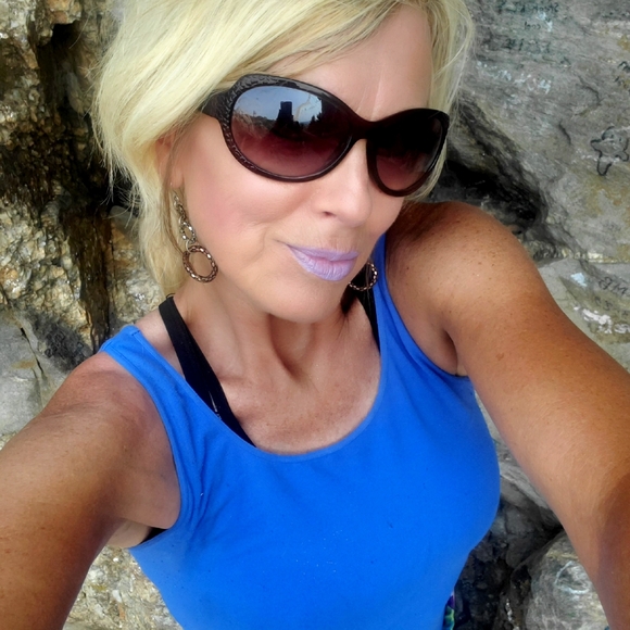 "ADVENTURE MAKES LIFE BEAUTIFUL"❤ - Picture 3 of 3